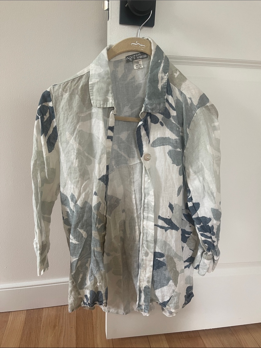 Women’s Linen Button-Up Jacket - White & Gray Leaf Print size XS
